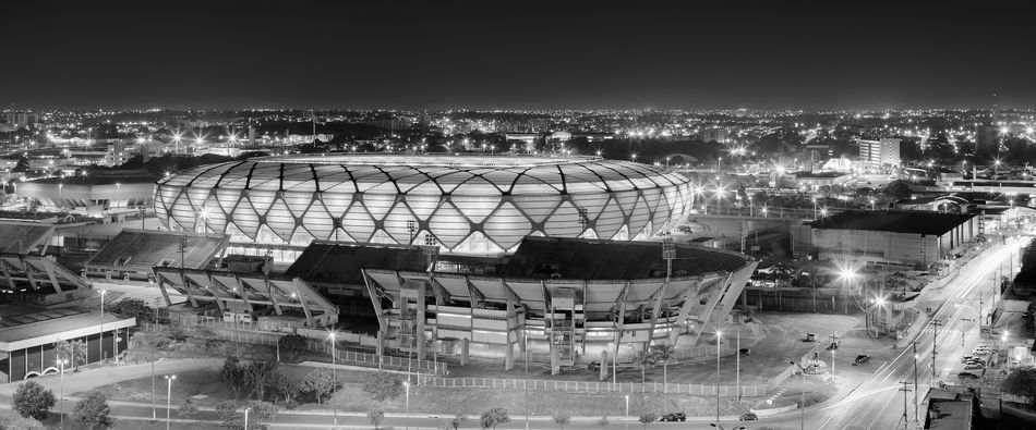 Brasilien, Manaus, Arena da Amazônia - Konzept und Entwurfsplanung: gmp Architekten und schlaich bergermann und partner mit stadia, São Paulo - Entwurf: Volkwin Marg und Hubert Nienhoff mit Martin Glass - Fotograf: Marcus Bredt. Die Quellen für die unten abgebildeten Fotos finden Sie im Impressum im Register Quellen.